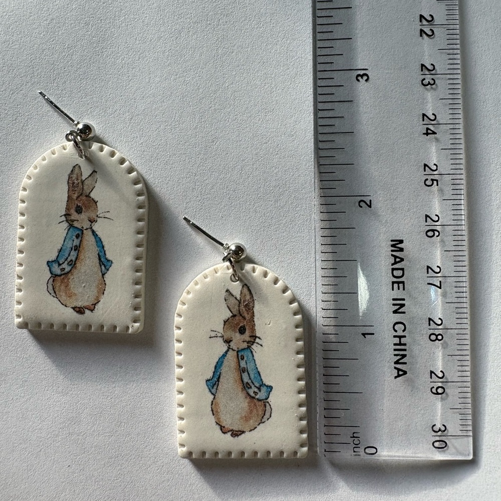 Peter Rabbit polymer clay earrings - Picture 2 of 3